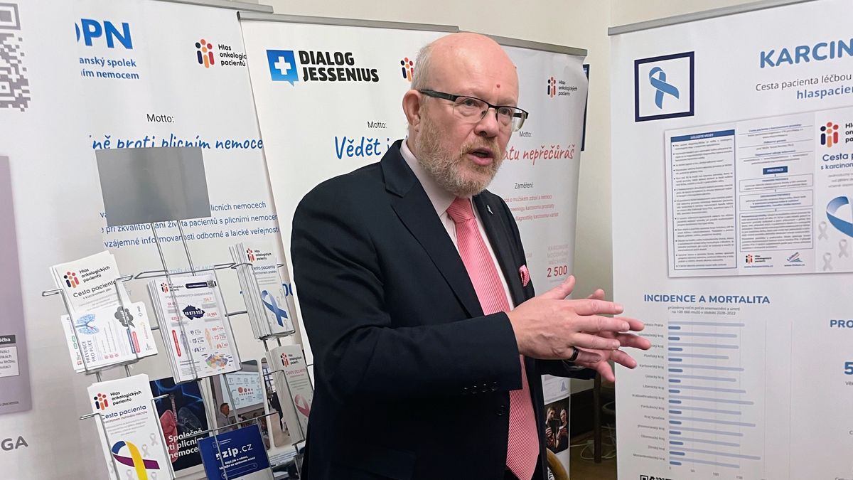 Válek podepsal odvolání ředitele FN Motol Ludvíka, obvinění považuje za závažná