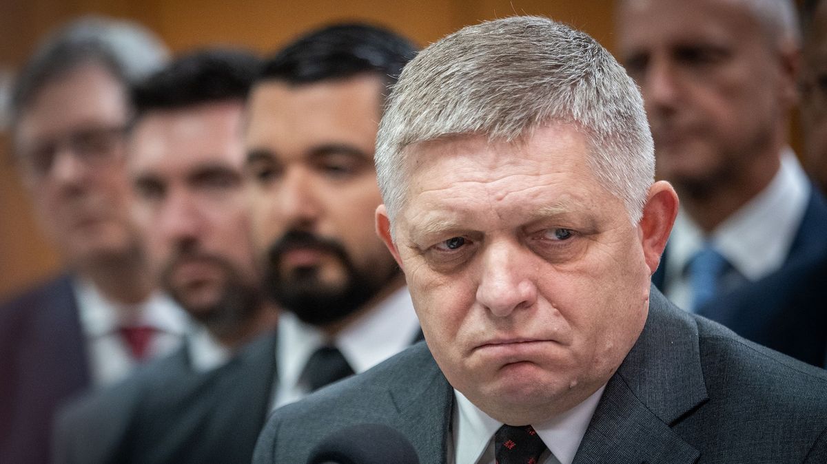 „Štve ho, že sám nemůže provést převrat,“ komentuje Ficovy výroky politolog
