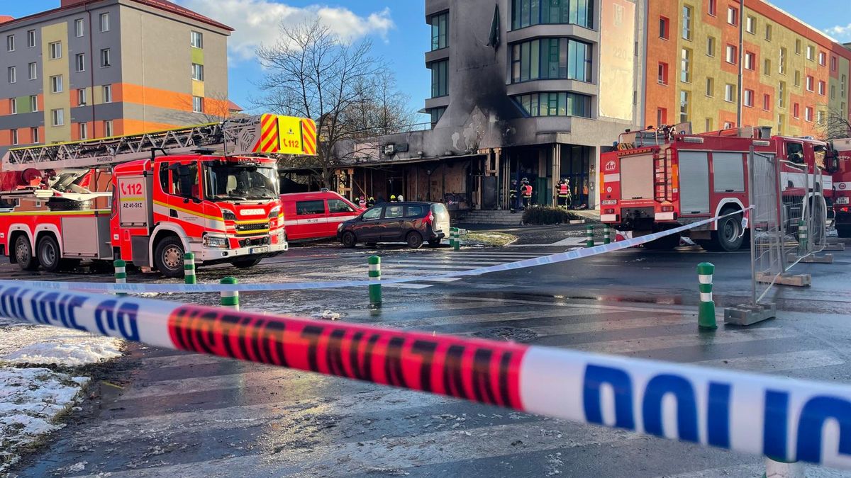Policie zná totožnost obětí požáru restaurace v Mostě, jsou to 4 muži a 2 ženy