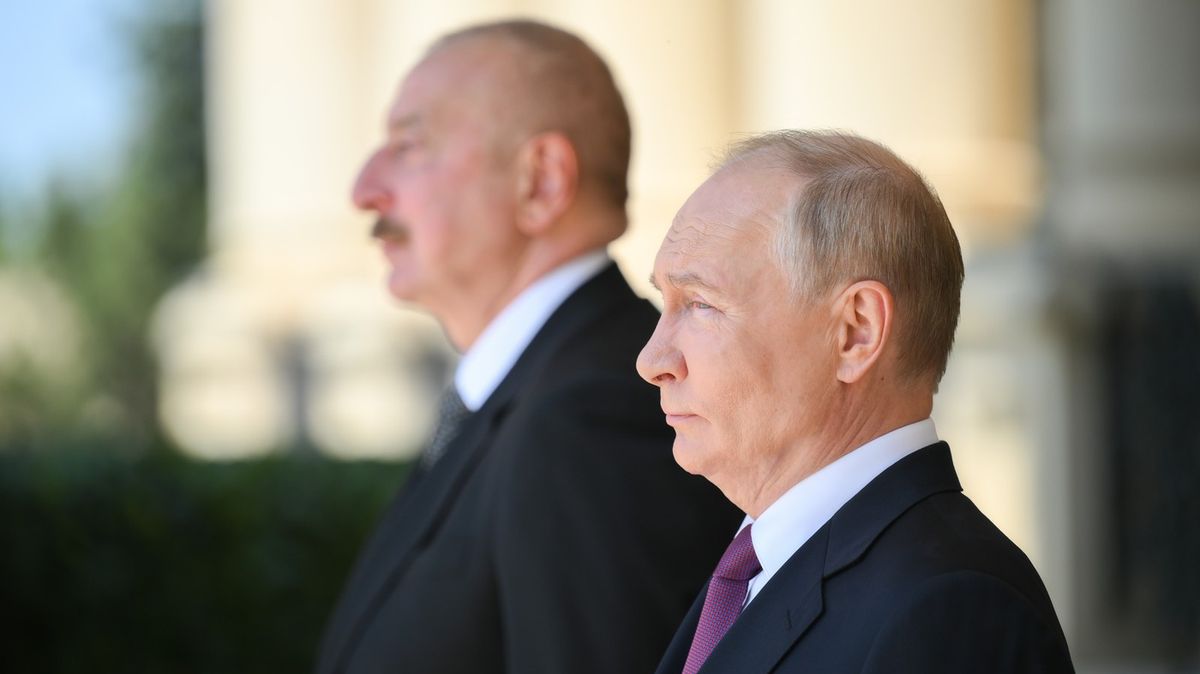 Vztek kvůli mlžení o sestřeleném letadle. Rusko proti sobě poštvává spojence