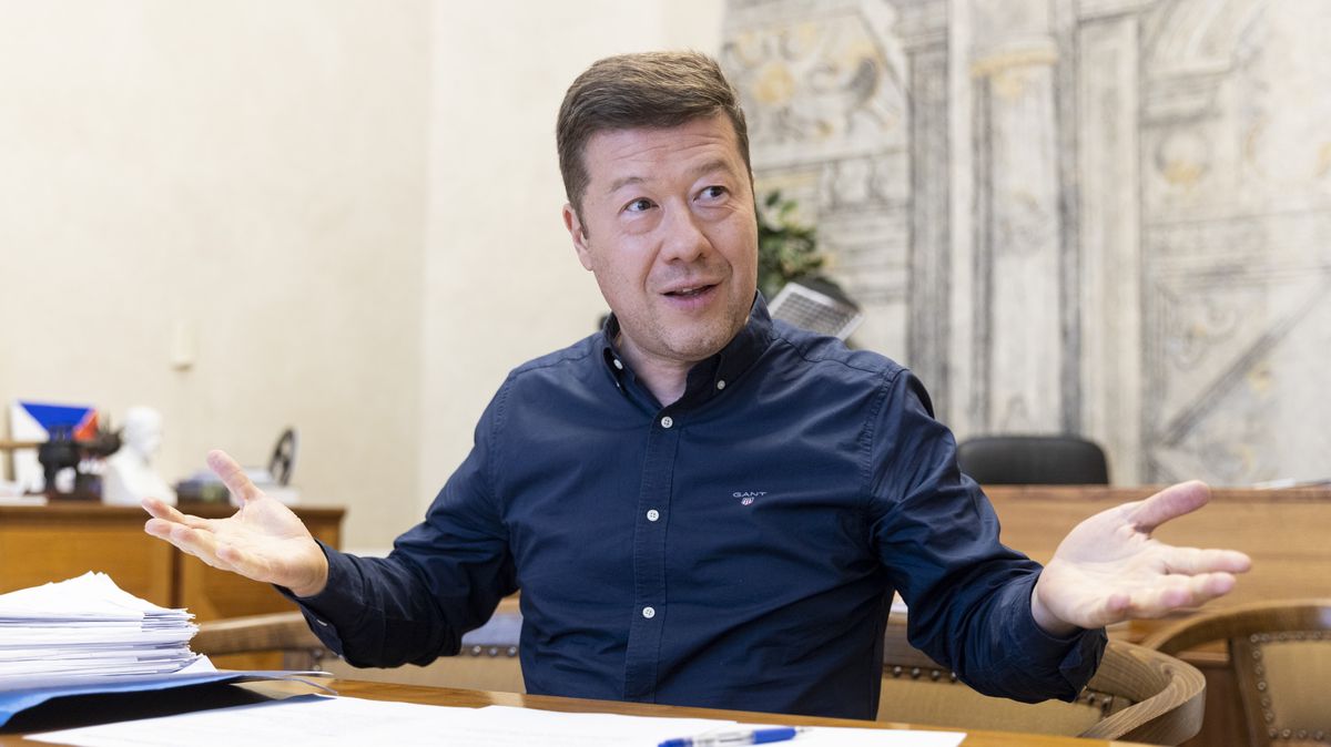 Okamura se může vyhnout souboji s Babišem. Pokukuje po středních Čechách