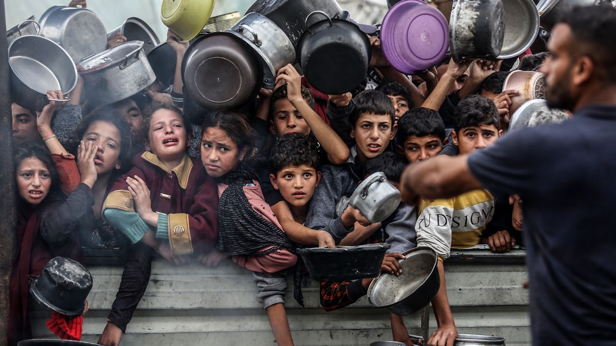 Izraelská armáda začala pouštět Palestince zpět na sever Pásma Gazy