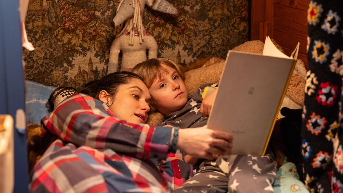 Seriál Děcko sabotuje řachanda, stereotypy i konkurenční Náhradníci z Primy