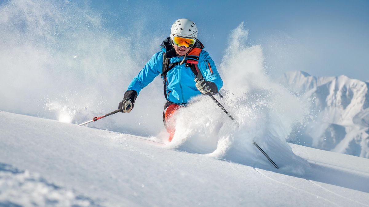 Freeride lyžování je trochu jako surfovat na sněhu. Jak s ním začít?