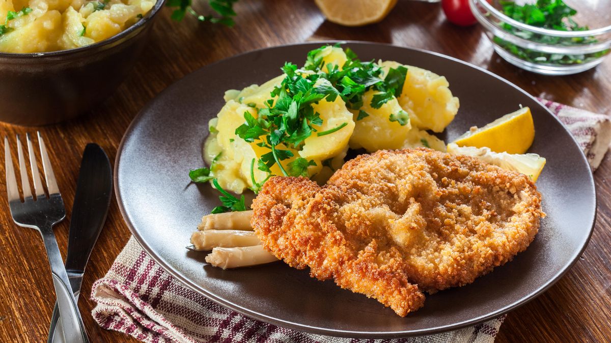 Obědy v restauracích opět zdražily. Hostinští se potýkají s úbytkem strávníků