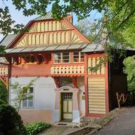 Vila Chaloupka u divadla.