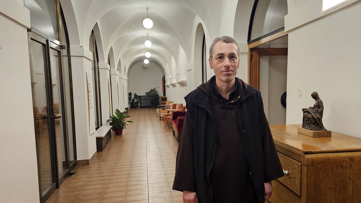 Když ticho léčí. Na Hradčanech si kdokoliv může vyzkoušet život mnicha