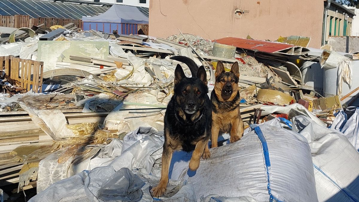 Více obviněných, vyšší tresty. Policie přitvrdila v kauze odpadu z Německa