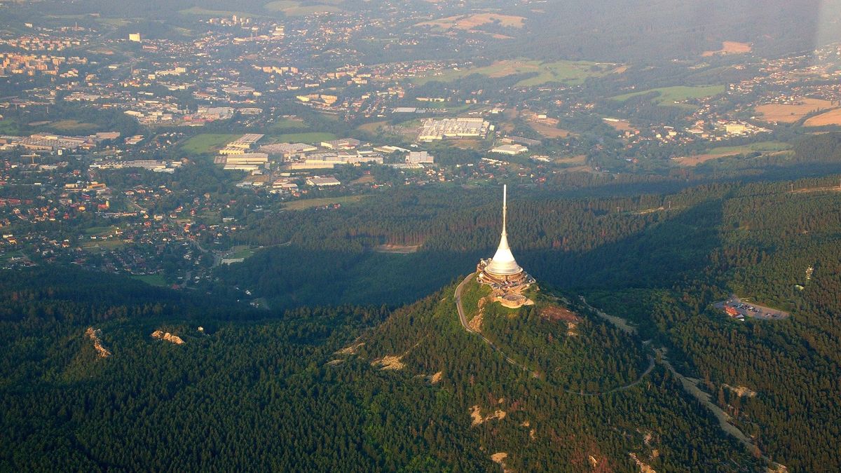 Obrazem: Jak se změní ikonický Ještěd pod novým majitelem