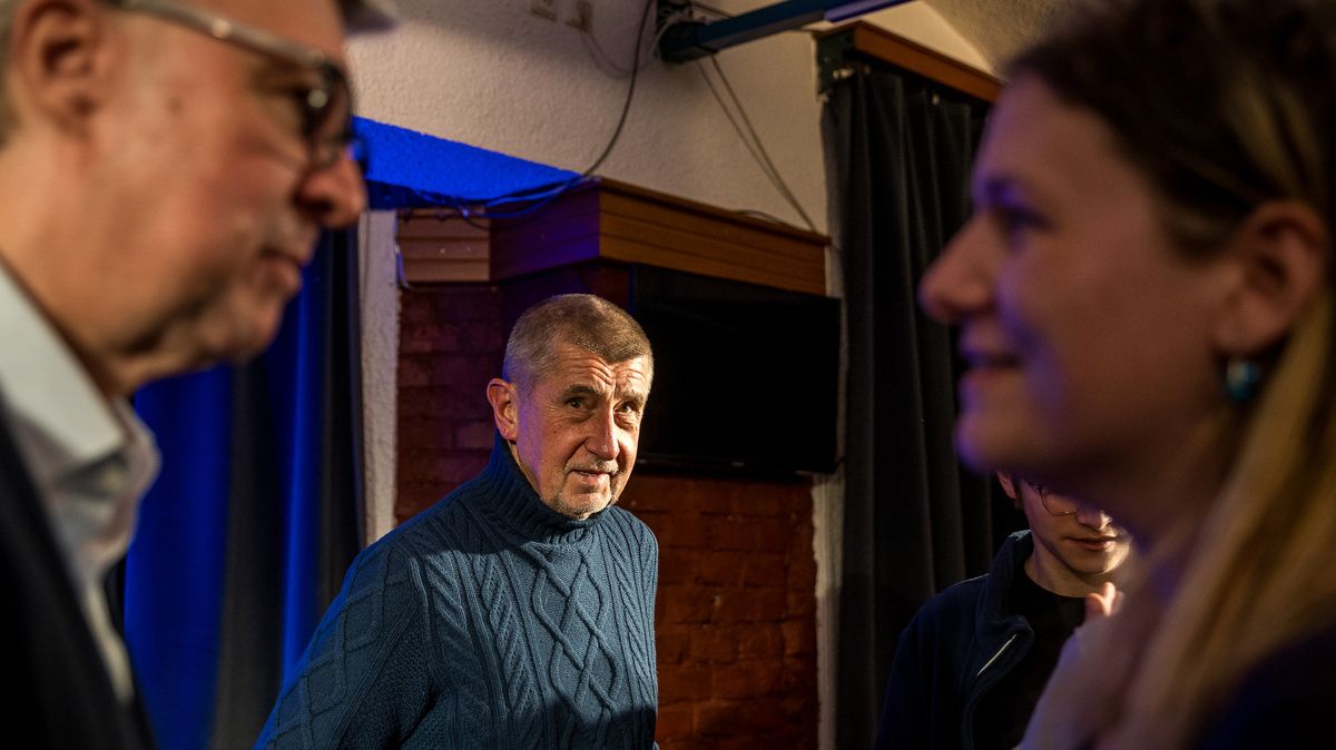 Tanečky ANO okolo munice pro Ukrajinu. Zelenského se báli zeptat, míní expert
