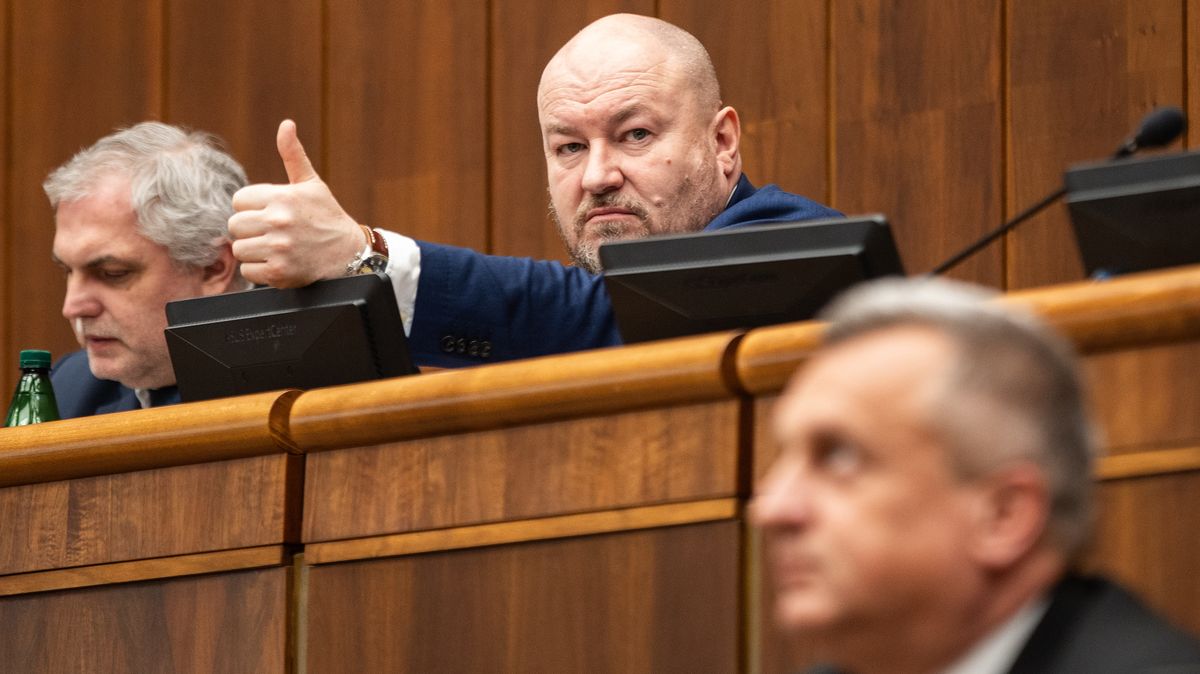 Čaputová ho odmítla, teď se dočkal. Fico vzal do vlády lakýrníka Huliaka