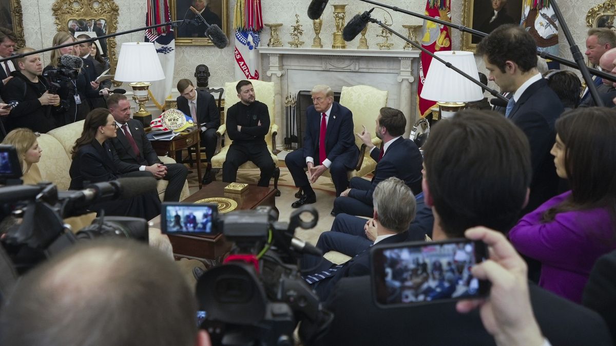 Co se vlastně odehrálo na schůzce Trumpa a Zelenského