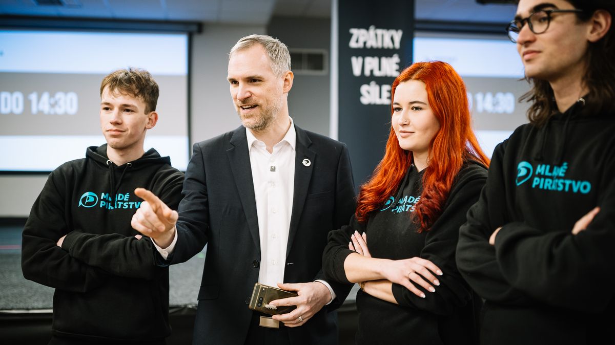 Konečně pravá protestní strana. Piráti se nesnesou s nikým