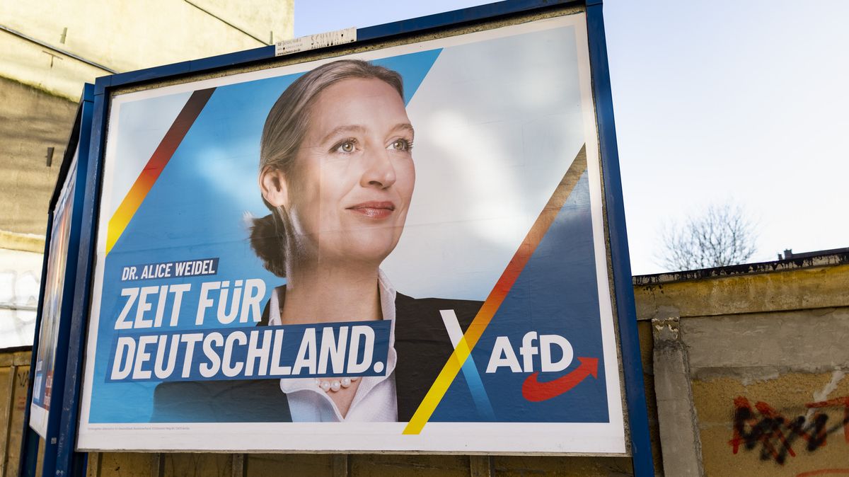 Měsíc po volbách je v průzkumu podpora AfD rekordní