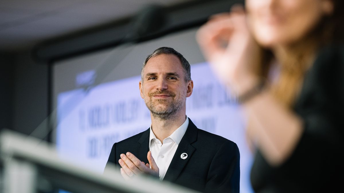 Boj o Prahu začal. Nohu do liberálních dveří mohou strčit Piráti a Starostové