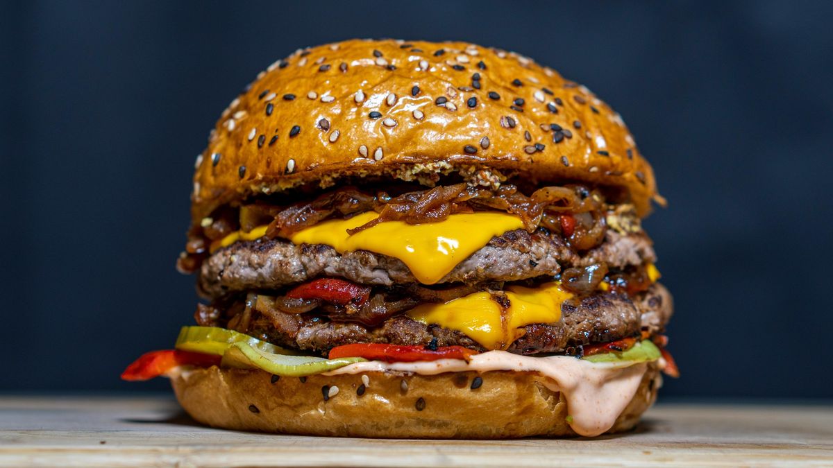 Česko pomůže vrátit do hry zákaz „sójových burgerů“. Jde na to přes Brusel