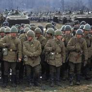 Během dvacetiletého pobytu v Československu rozšířila sovětská armáda zabrané prostory o rozloze 4 500 ha až na 13 000 ha půdy. (Sovětsko-československé manévry před odchodem sovětských vojsk, v březnu 1990 v České republice.)