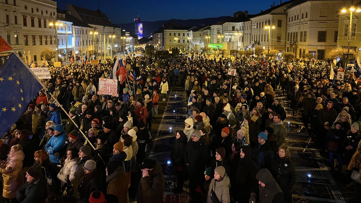 Výročí vraždy Jána Kuciaka: Slováci kvůli vládě opět vyšli do ulic