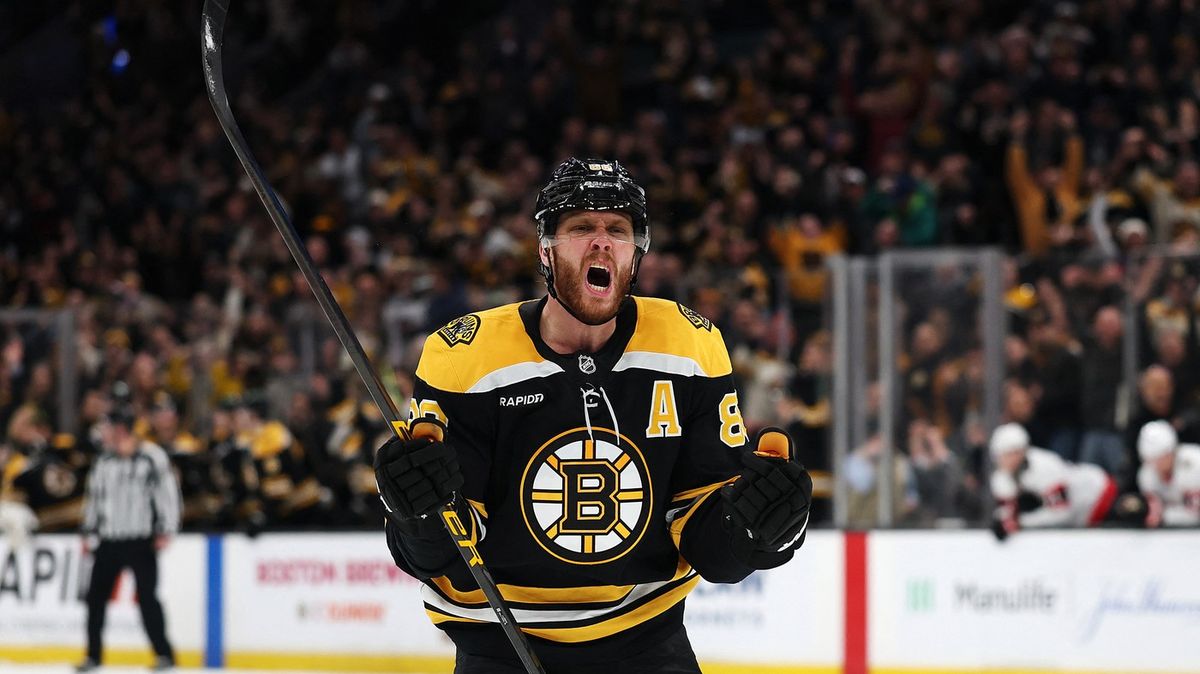 Pastrňák míří na vrchol, ale Boston jde dolů. Hvězdu čekají těžší roky