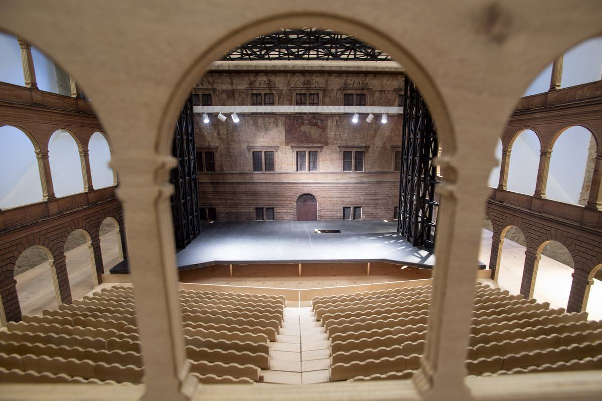 Pohled k hledišti z arkády v prvním patře (model).