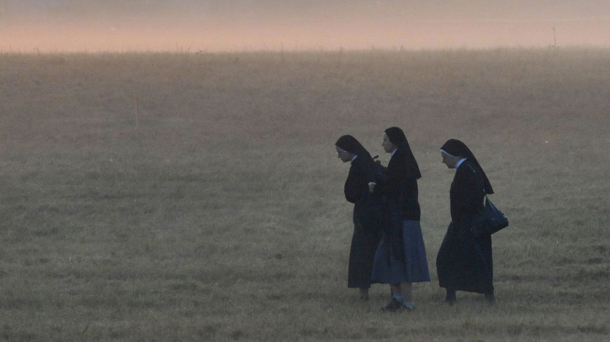 Nuda v klášteře. V novém románu Petry Dvořákové řeholnice ztrácejí iluze