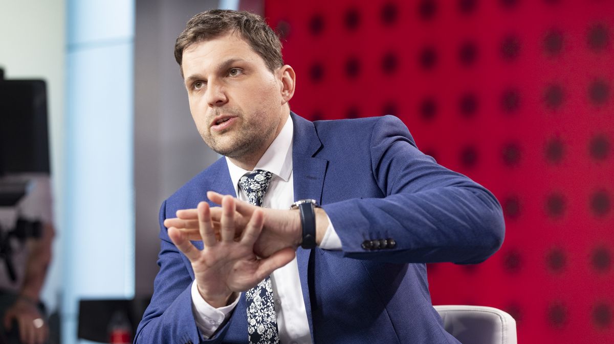 Zákon o zálohování PET lahví a plechovek se do podzimních voleb nestihne