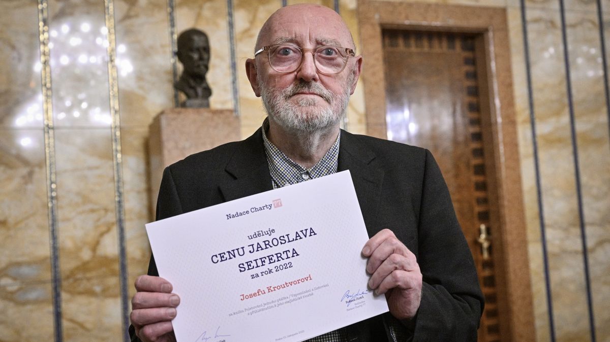 Úvahy jako naplaveniny. Držitel Seifertovy ceny Kroutvor vydal novou knihu
