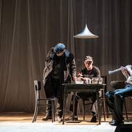 René Šmotek jako Rudy, Alexandr Stankuš coby Popescu a Tomáš Wurst v roli Koflíka.