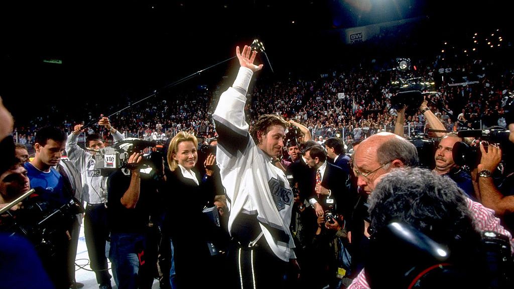 Ovečkinovi chybí šest gólů, NHL se chystá na poslední velký rekord