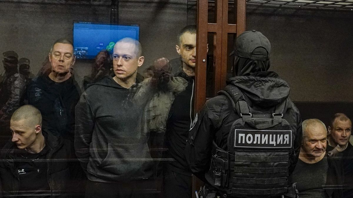 Rusko udělilo mnohaleté tresty 23 zajatým Ukrajincům včetně členů pluku Azov