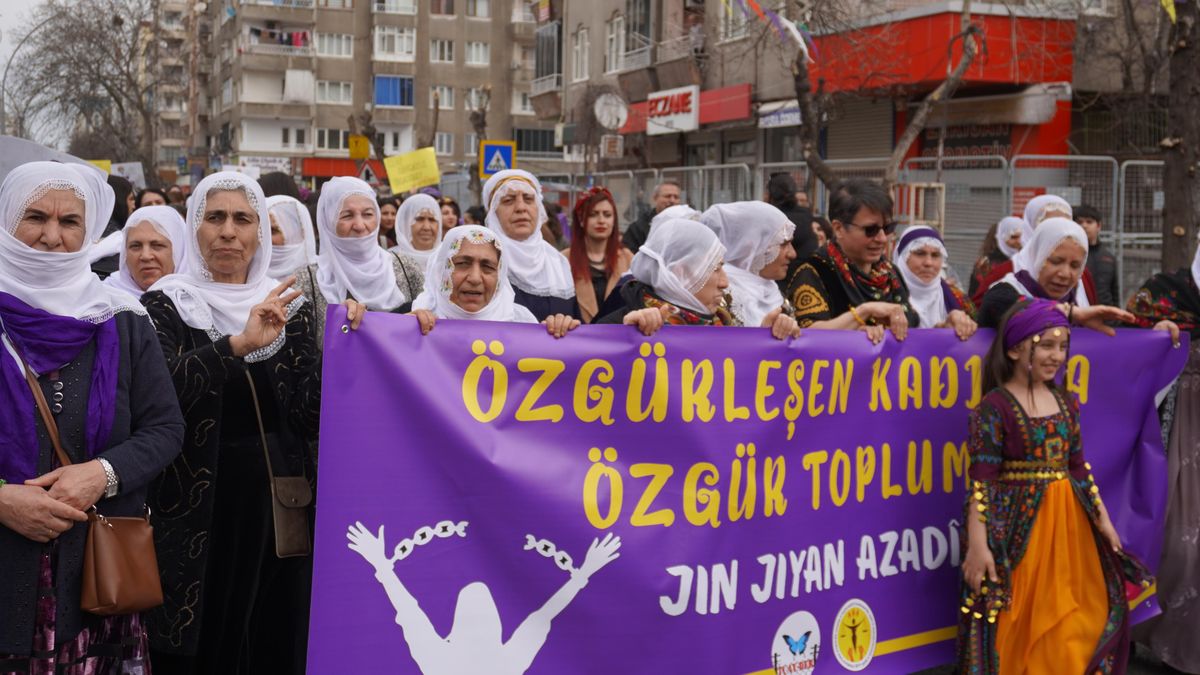 Naděje na konec krvavé války v Turecku: „Teprve praxe ukáže,“ zní od Kurdů