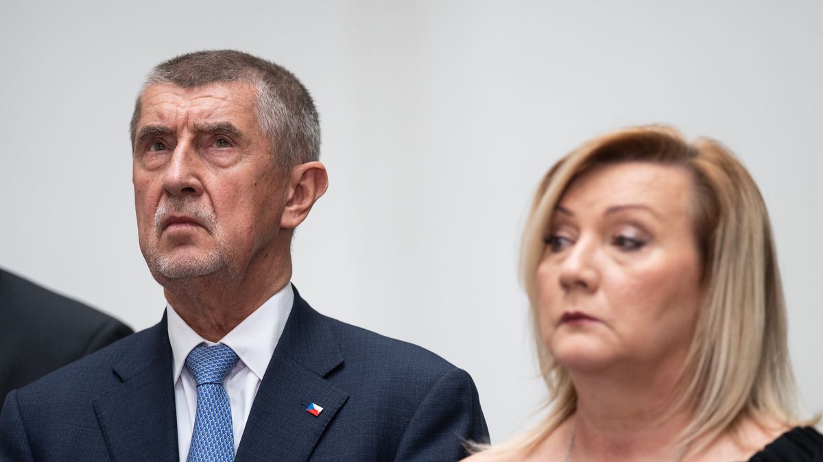 Půl roku do voleb: ANO vede, ostatní doufají, že se bude opakovat historie
