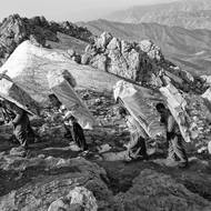 Díky některému zboží, které kolbaři pašují přes hranice, prosperuje v regionu černý trh.
Kurdistán, Írán, 1. června 2019.