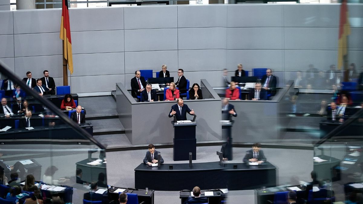 Německá sociální demokracie schválila koaliční smlouvu
