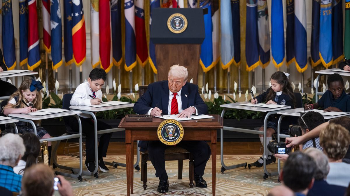 „Generační vítězství.“ Trump eliminací ministerstva školství plní dávný sen