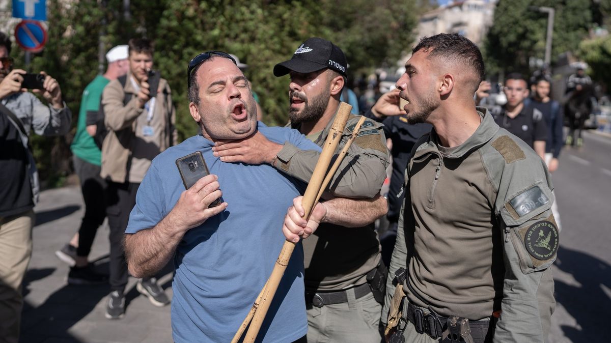 Fotky: Izraelci protestují. Netanjahu je za pár dní naštval hned dvakrát