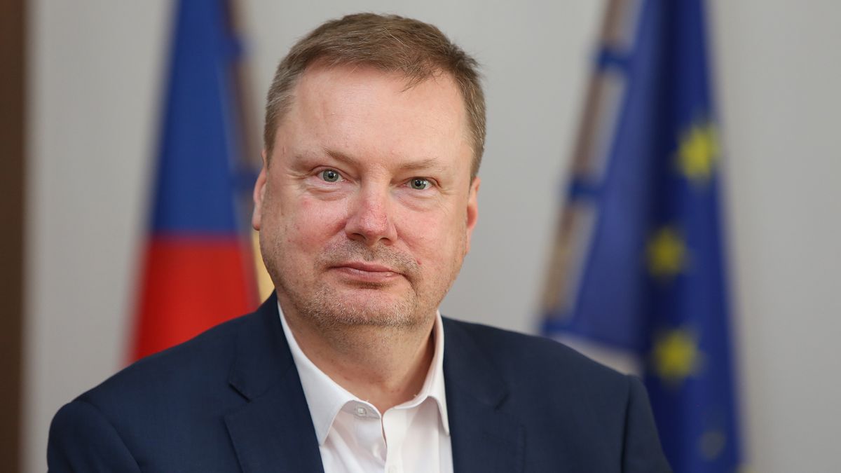 Sněmovní kancléř o nálezu zbraně: Polil mě pot a nastaly hodiny napětí