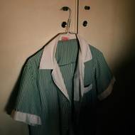 Kategorie Příběh roku: Maria Abranches.
Ana Maria Jeremias, pečovatelka a pracovnice v domácnosti v Portugalsku, má podobnou zkušenost jako nesčetné ženy z celé Evropy. Na snímku uniforma Any Marie připravená do práce. Původně se jmenovala Utima (kimbundské slovo pro „srdce“), nové jméno jí dala rodina, která ji přivezla do Portugalska. Vyfoceno v Lisabonu, 27. listopadu 2023.