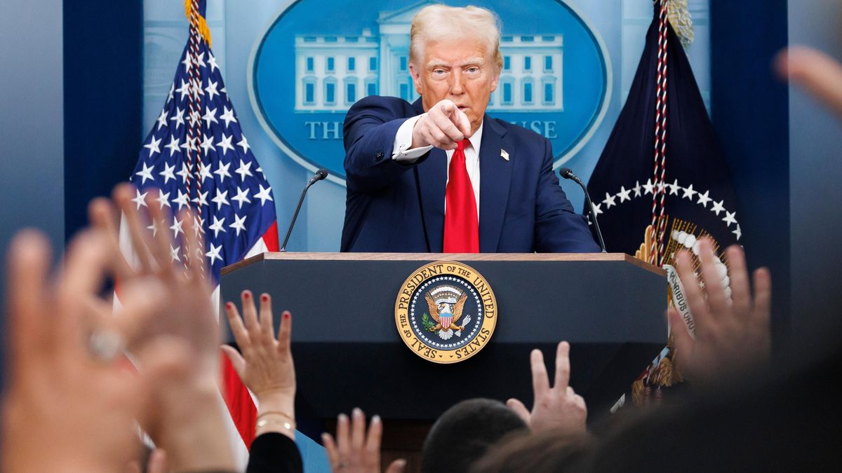 Nastal Trumpův „den osvobození“. Oznámí, na koho a jaká uvalí cla