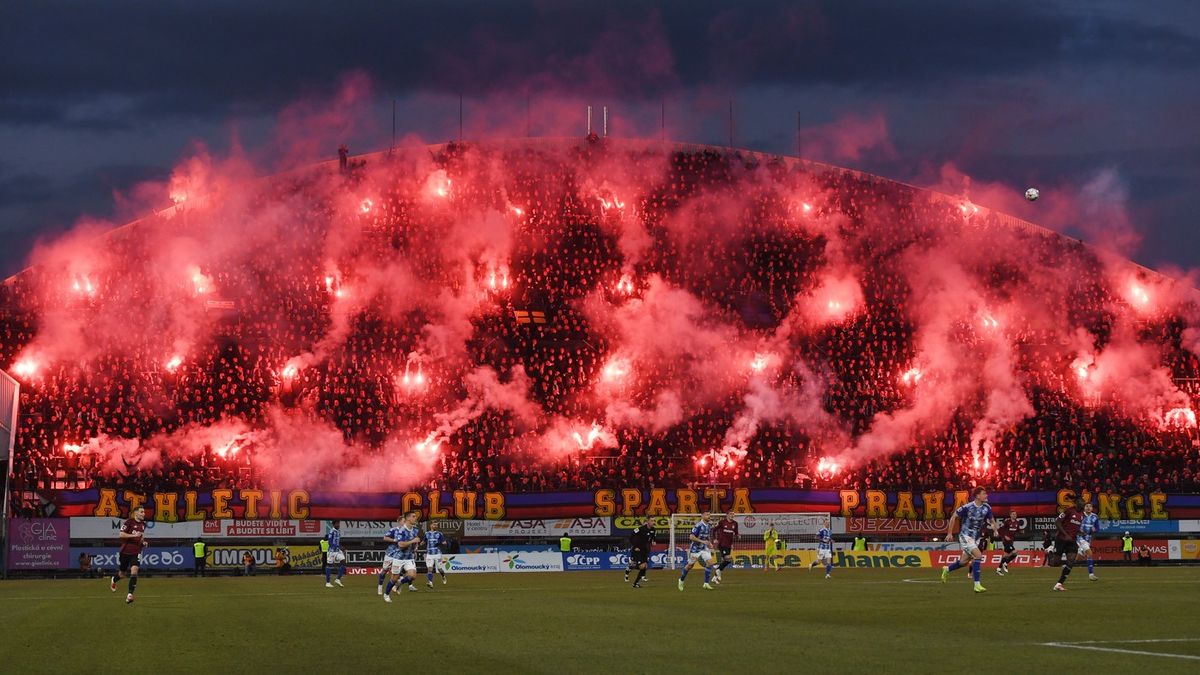 Český fotbal má stále lepší fanoušky. Ale v regionech bublá problém