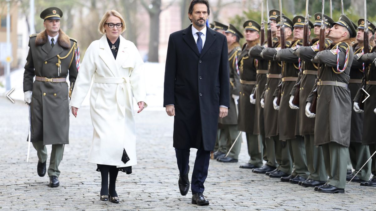Díky Slovensku ušetříme při nákupu obrněnců půl miliardy, tvrdí Černochová