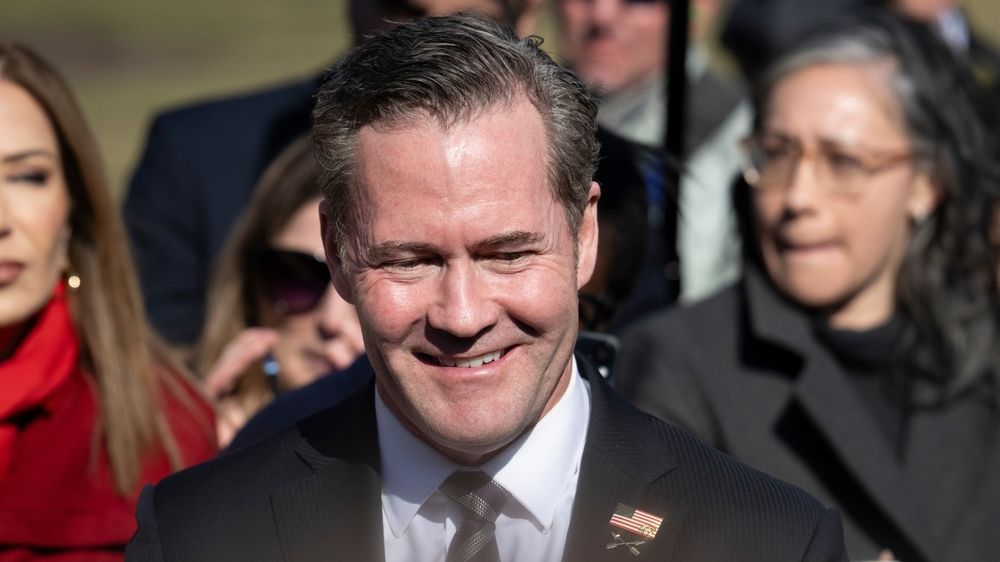 Trumpův poradce Waltz používal Gmail ke komunikaci o vládních záležitostech