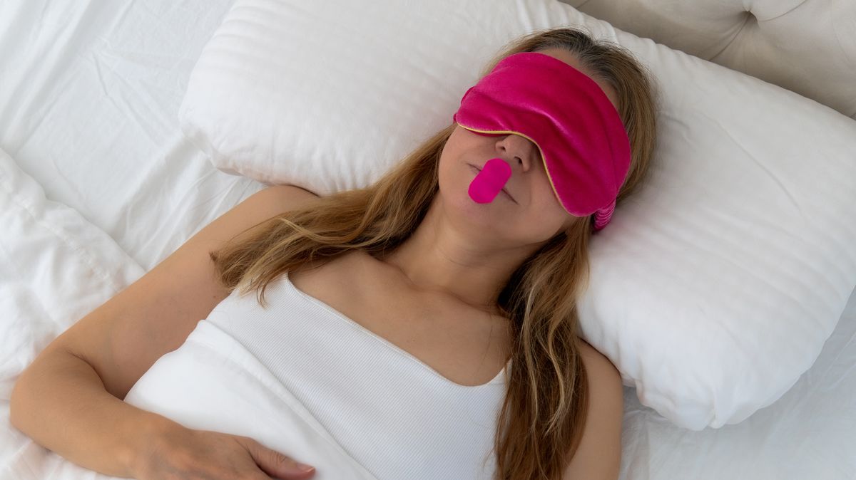 Co jsme ochotni udělat pro kvalitní spánek? Trend sleepmaxxingu dobývá svět i Česko