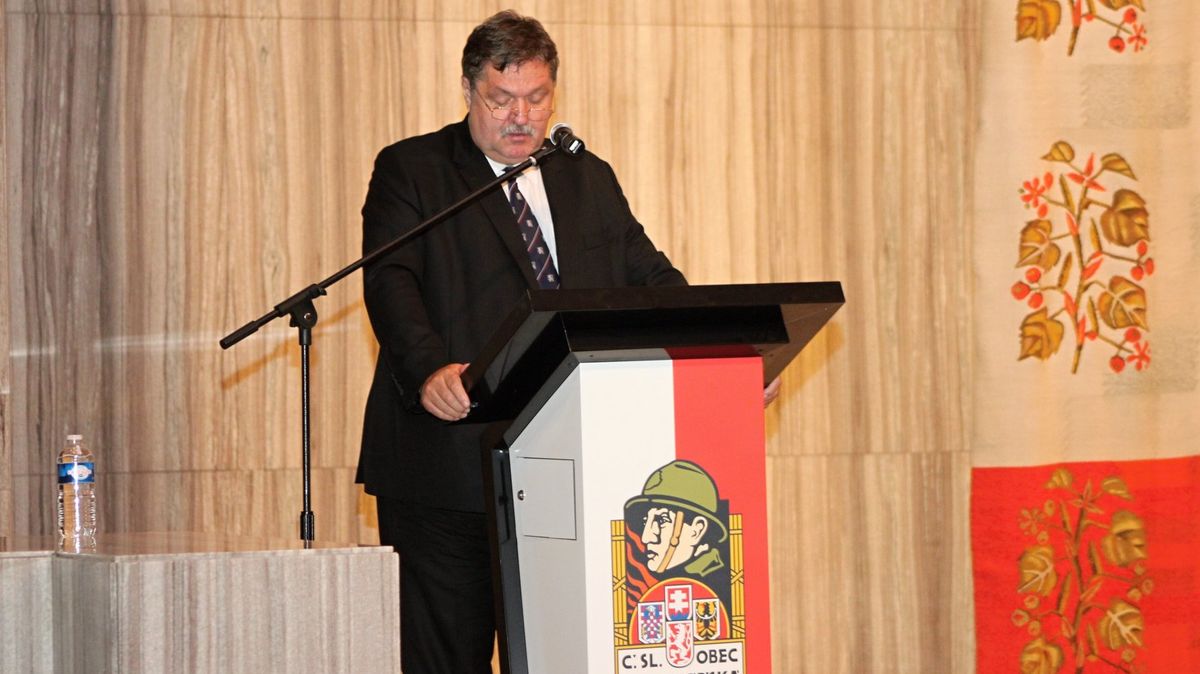 Náměstek Motola naznačuje, že by mohl přiznat úplatky