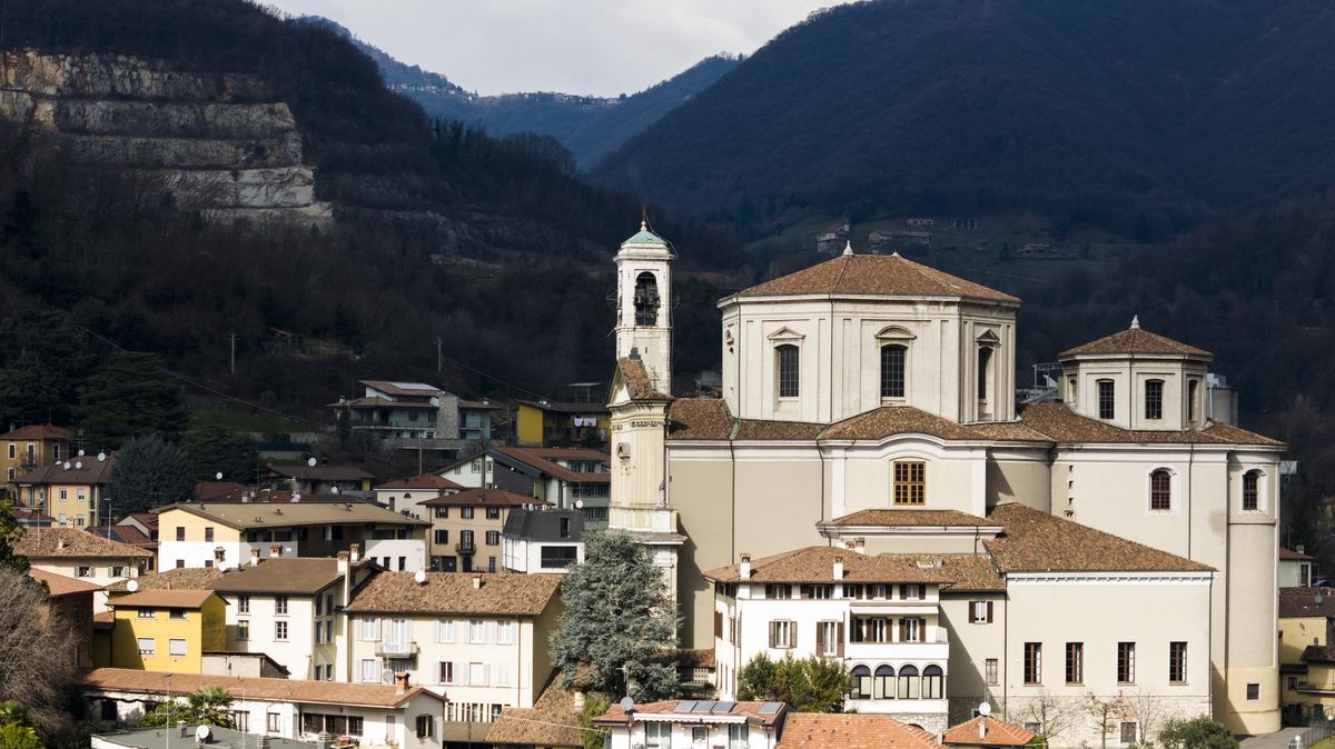 Italové vzpomínají na covid. Umíráčky tu zněly tak často, že zvony odstavili