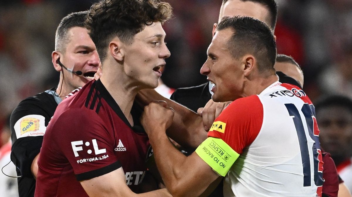 Co dnes znamená být sparťanem a slávistou. Fanoušků přibývá, ale rozdíly slábnou