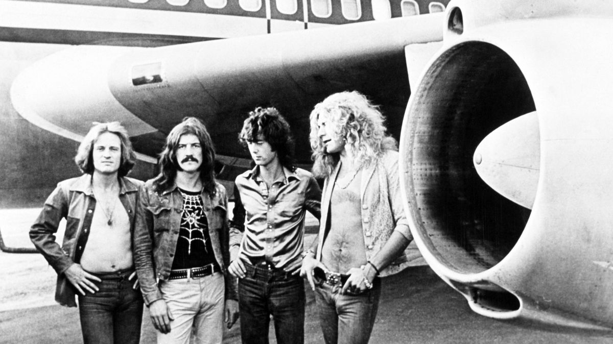 Dva točili hudbu k bondovce, zpěvák neměl kde bydlet. Jak začali Led Zeppelin