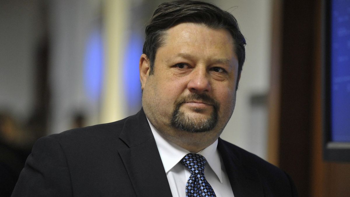 Exposlanec Wolf požádal v Paraguayi o status politického uprchlíka