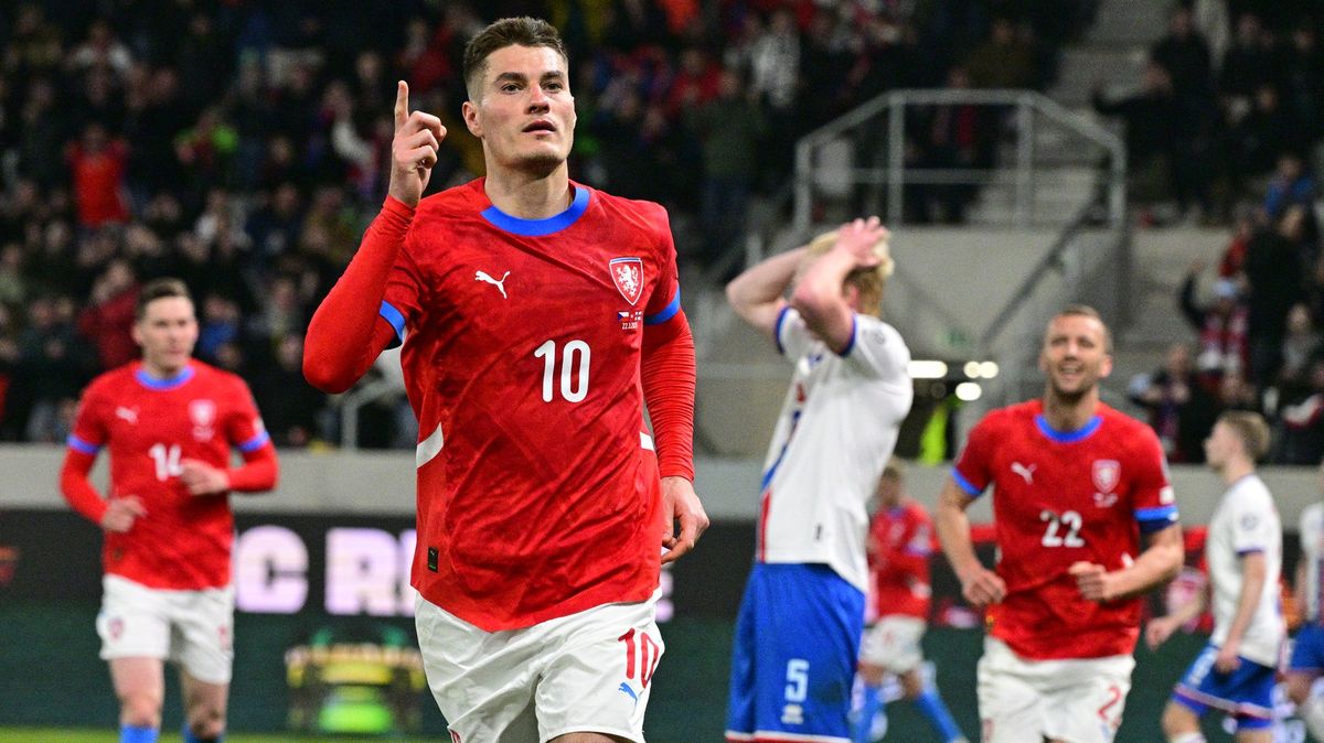 Útočník, co se vymyká. Vyladěný Schick je zpět, Česku má trefit šampionát