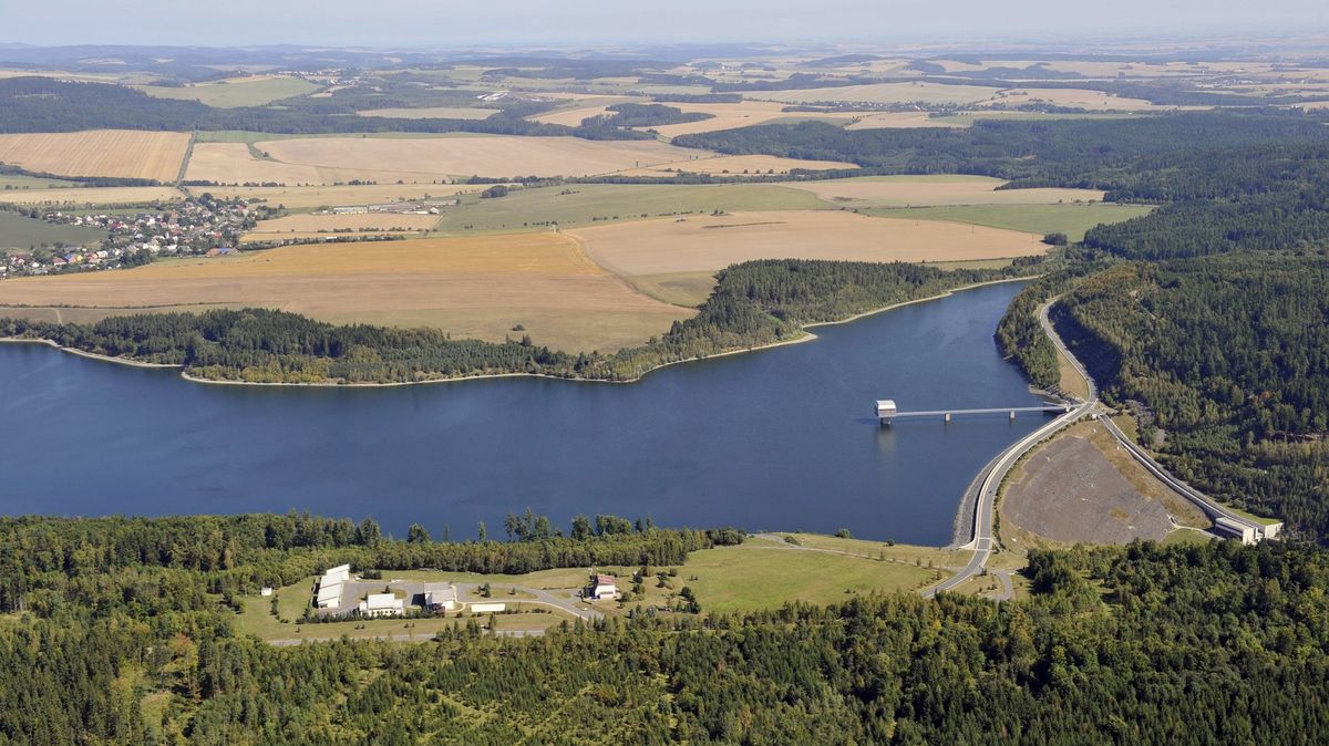 Jakou vodu pijeme: Olovo a rtuť nahradily pesticidy a léky. Lepší se čištění